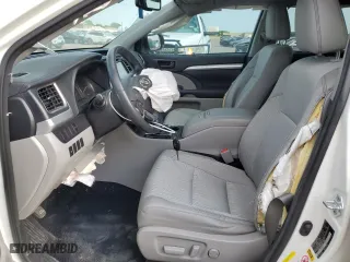 2016 Toyota Highlander LE Plus with VIN 5TDZKRFH7GS166851, listed as a Copart auction lot 52811805 with 124,509 mi miles and Salvage Title. Bid and sale history available at carsss.com. Image 7.