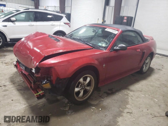2000 Ford Mustang with VIN 1FAFP4445YF211204, listed as a Copart auction lot 82111424 with 126,748 mi miles and Salvage Title. Bid and sale history available at carsss.com. Image 1.