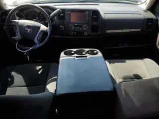 2008 GMC Sierra 1500 Work Truck z VIN 2GTEK133481289735, wystawiony jako Copart lot #52970185 z przebiegiem 312 850 mil mil oraz Czysty tytuł • Clean title. Historia ofert i sprzedaży dostępna na DreamBid. Obrazek 8.