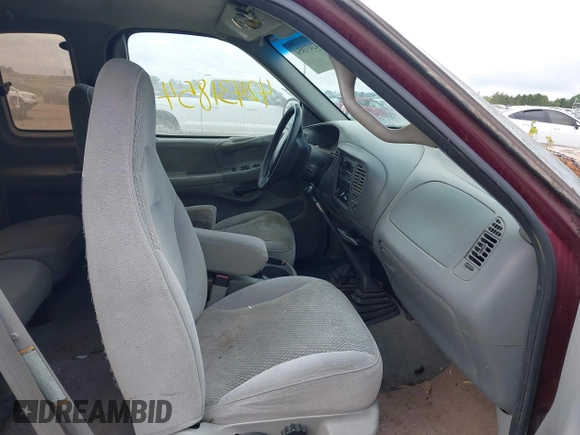 1997 Ford F-150 XL с VIN 1FTDX186XVKA16360, выставлен на аукционе IAAI как лот 42431854 с пробегом 254 944 миль миль и . История ставок и продаж доступна на DreamBid. Изображение 5.