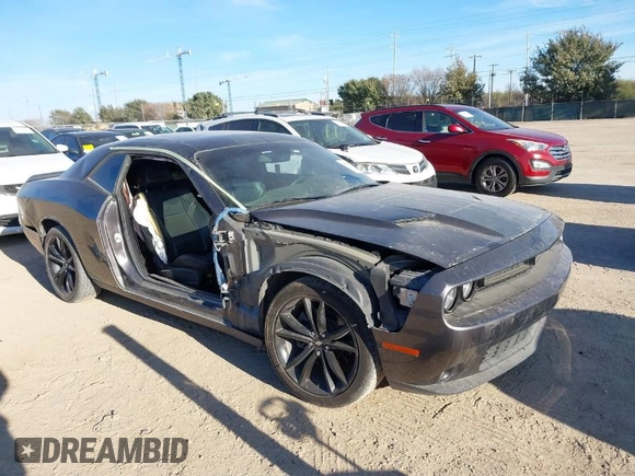 2017 Dodge Challenger SXT z VIN 2C3CDZAGXHH536595, wystawiony jako IAAI lot #41375622 z przebiegiem 103 915 mil mil oraz . Historia ofert i sprzedaży dostępna na DreamBid. Obrazek 1.