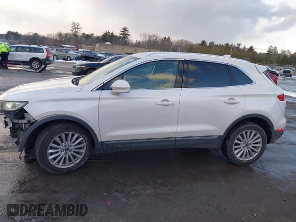 2019 Lincoln MKC Standard with VIN 5LMCJ1D91KUL26077, listed as a IAAI auction lot 41455499 with 55,782 mi miles. Bid and sale history available at carsss.com. Image 15.