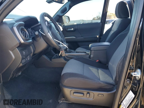 2021 Toyota Tacoma SR z VIN 3TYSZ5AN8MT038279, wystawiony jako Copart lot #46298115 z przebiegiem 32 630 mil mil oraz Szkoda całkowita • Salvage title. Historia ofert i sprzedaży dostępna na DreamBid. Obrazek 7.