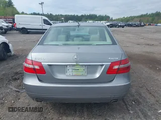 2011 Mercedes-Benz E 350 Luxury z VIN WDDHF8HB3BA291845, wystawiony jako IAAI lot #42173295 z przebiegiem 191 749 mil mil oraz . Historia ofert i sprzedaży dostępna na DreamBid. Obrazek 16.