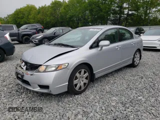 2009 Honda Civic LX z VIN 2HGFA16569H315203, wystawiony jako Copart lot #57951695 z przebiegiem 62 435 mil mil oraz Tytuł czysty. Historia ofert i sprzedaży dostępna na DreamBid. Obrazek 1.