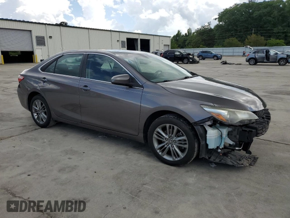 2017 Toyota Camry XLE z VIN 4T1BF1FK6HU389524, wystawiony jako Copart lot #56341345 z przebiegiem 156 516 mil mil oraz Czysty tytuł • Clean title. Historia ofert i sprzedaży dostępna na DreamBid. Obrazek 4.
