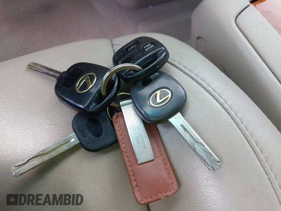 2007 Lexus RX 350 with VIN 2T2HK31U87C032304, listed as a IAAI auction lot 42189058 with 202,695 mi miles and . Bid and sale history available at DreamBid. Image 11.