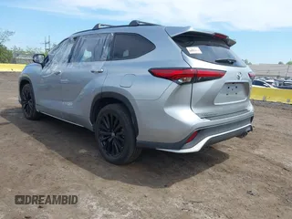 2023 Toyota Highlander L with VIN 5TDKDRBH3PS001588, listed as a IAAI auction lot 42139254 with 21,399 mi miles and . Bid and sale history available at DreamBid. Image 3.