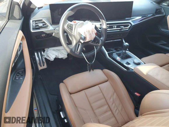2024 BMW M2 z VIN 3MF13DM08R8E00417, wystawiony jako Copart lot #41629035 z przebiegiem 13 904 mil mil oraz Nie do naprawy. Historia ofert i sprzedaży dostępna na DreamBid. Obrazek 8.