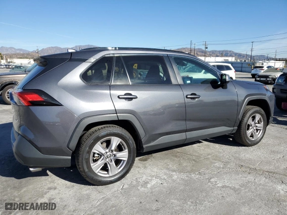 2022 Toyota RAV4 XLE with VIN 2T3W1RFV8NW206412, listed as a Copart auction lot 42016035 with 63,808 mi miles and Salvage Title. Bid and sale history available at carsss.com. Image 3.