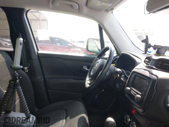 2017 Jeep Renegade Latitude with VIN ZACCJABB9HPF14286, listed as a IAAI auction lot 42042956 with 79,521 mi miles. Bid and sale history available at carsss.com. Image 5.
