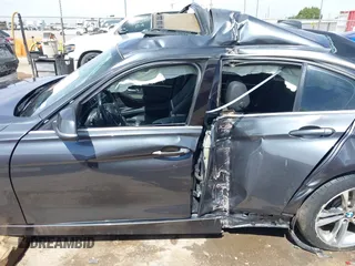 2018 BMW 3 Series 330i z VIN WBA8B9C54JEE81206, wystawiony jako IAAI lot #42251897 z przebiegiem Nie podano mil oraz . Historia ofert i sprzedaży dostępna na DreamBid. Obrazek 13.