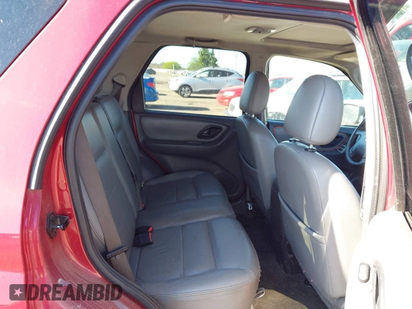 2006 Ford Escape XLT z VIN 1FMYU03156KB19294, wystawiony jako IAAI lot #42553287 z przebiegiem 128 755 mil mil oraz . Historia ofert i sprzedaży dostępna na DreamBid. Obrazek 8.