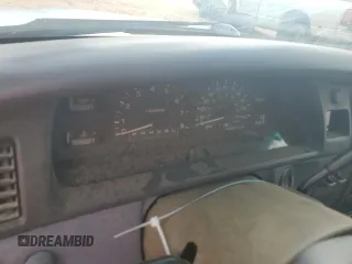1997 Toyota T100 DX z VIN JT4TN12D0V0035620, wystawiony jako Copart lot #69925814 z przebiegiem Nie podano mil oraz Szkody całkowita. Historia ofert i sprzedaży dostępna na DreamBid. Obrazek 9.
