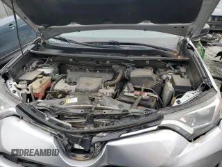 2017 Toyota RAV4 LE z VIN 2T3BFREV1HW645599, wystawiony jako Copart lot #58500105 z przebiegiem 83 266 mil mil oraz Szkoda całkowita • Salvage title. Historia ofert i sprzedaży dostępna na DreamBid. Obrazek 12.