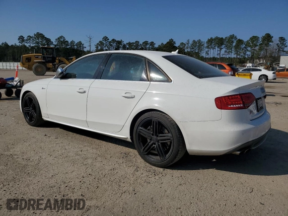 2011 Audi S4 Premium Plus z VIN WAUBGAFL7BA061061, wystawiony jako Copart lot #43745605 z przebiegiem 133 614 mil mil oraz Szkoda całkowita • Salvage title. Historia ofert i sprzedaży dostępna na DreamBid. Obrazek 2.