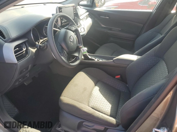 2021 Toyota C-HR LE z VIN NMTKHMBXXMR130792, wystawiony jako Copart lot #54854625 z przebiegiem 27 478 mil mil oraz Nie do naprawy • Non repairable. Historia ofert i sprzedaży dostępna na DreamBid. Obrazek 7.