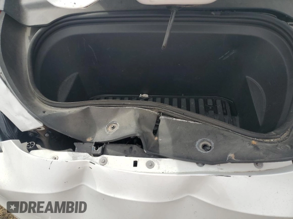 2021 Tesla Model Y Long Range z VIN 5YJYGDEE9MF200411, wystawiony jako Copart lot #53738075 z przebiegiem 97 546 mil mil oraz Szkoda całkowita • Salvage title. Historia ofert i sprzedaży dostępna na DreamBid. Obrazek 12.