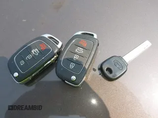 2016 Hyundai Sonata Sport z VIN 5NPE34AF0GH424329, wystawiony jako IAAI lot #42312730 z przebiegiem 20 858 mil mil oraz . Historia ofert i sprzedaży dostępna na DreamBid. Obrazek 11.