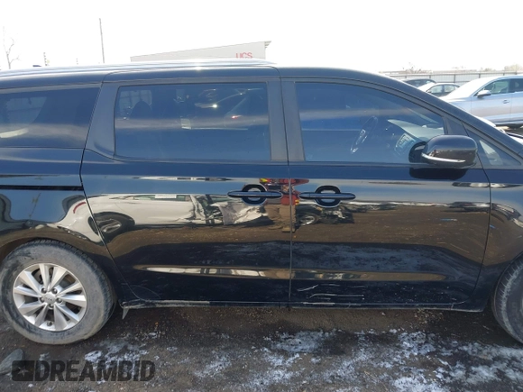 2017 Kia Sedona LX with VIN KNDMB5C17H6242614, listed as a IAAI auction lot 41572420 with 115,707 mi miles and . Bid and sale history available at carsss.com. Image 14.