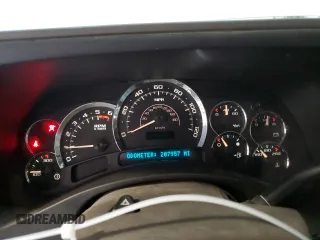 2005 Cadillac Escalade z VIN 1GYEK63N95R244477, wystawiony jako Copart lot #60168275 z przebiegiem 207 957 mil mil oraz Czysty tytuł • Clean title. Historia ofert i sprzedaży dostępna na DreamBid. Obrazek 9.