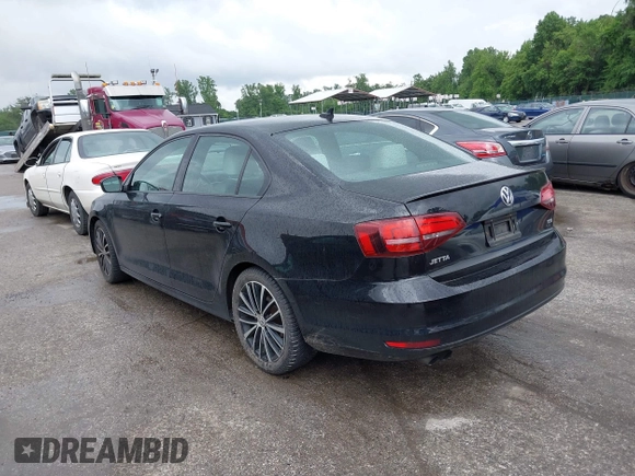 2016 Volkswagen Jetta Sport z VIN 3VWD17AJ5GM244200, wystawiony jako IAAI lot #42340056 z przebiegiem 111 012 mil mil oraz . Historia ofert i sprzedaży dostępna na DreamBid. Obrazek 3.