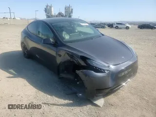 2024 Tesla Model Y с VIN 7SAYGDED2RF100152, выставлен на аукционе Copart как лот 52133535 с пробегом 7 632 миль миль и Списание • Salvage title. История ставок и продаж доступна на DreamBid. Изображение 12.