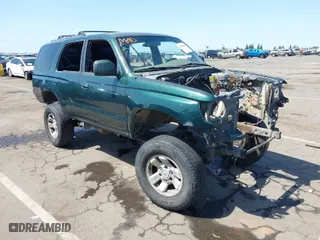 2001 Toyota 4Runner SR5 with VIN JT3HN86R719055071, listed as a IAAI auction lot 41998301 with 1 mi miles. Bid and sale history available at carsss.com. Image 1.