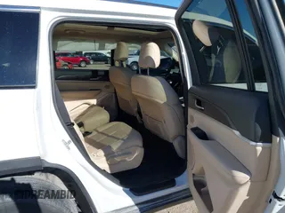2021 Jeep Grand Cherokee Limited with VIN 1C4RJKBG0M8202547, listed as a IAAI auction lot 41368309 with 60,987 mi miles and . Bid and sale history available at DreamBid. Image 8.