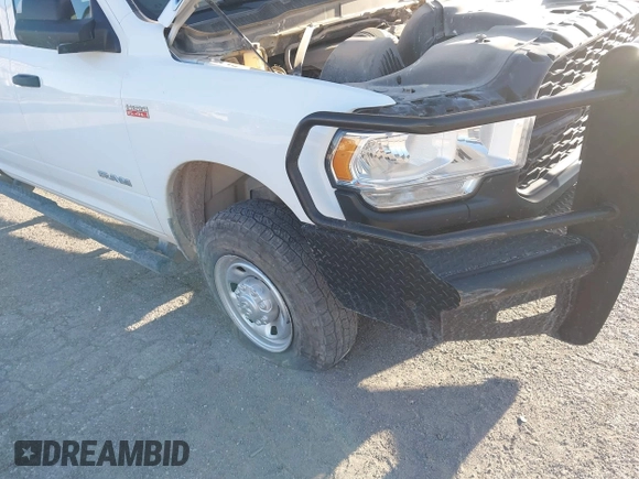 2022 Ram 2500 Tradesman with VIN 3C6UR5HJ4NG130956, listed as a IAAI auction lot 41934589 with 117,963 mi miles. Bid and sale history available at carsss.com. Image 6.