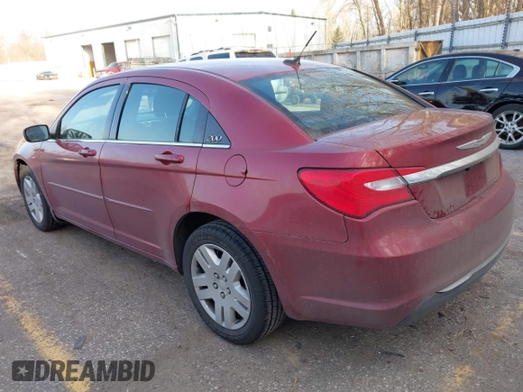 2014 Chrysler 200 LX z VIN 1C3CCBAB8EN211705, wystawiony jako IAAI lot #41835522 z przebiegiem 103 310 mil mil oraz . Historia ofert i sprzedaży dostępna na DreamBid. Obrazek 2.