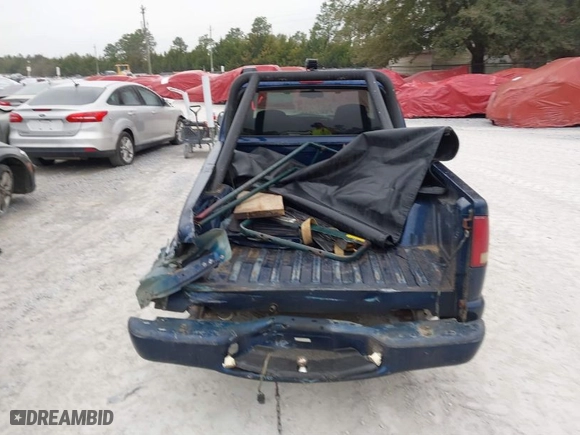 1999 Chevrolet S-10 LS with VIN 1GCCS19X8X8168896, listed as a IAAI auction lot 41485780 with 218,436 mi miles. Bid and sale history available at carsss.com. Image 16.