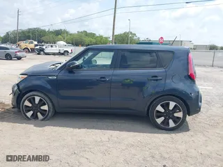 2015 Kia Soul ! with VIN KNDJX3A52F7225256, listed as a IAAI auction lot 41815099 with 87,512 mi miles. Bid and sale history available at carsss.com. Image 15.