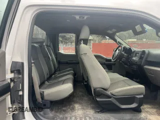 2017 Ford F-150 XL z VIN 1FTEX1E83HFA54391, wystawiony jako Copart lot #49659815 z przebiegiem 199 000 mil mil oraz Czysty tytuł • Clean title. Historia ofert i sprzedaży dostępna na DreamBid. Obrazek 6.