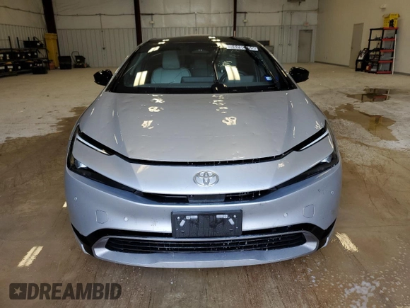 2023 Toyota Prius LE with VIN JTDADABU1P3005635, listed as a Copart auction lot 55280355 with 31,165 mi miles and Clean Title. Bid and sale history available at DreamBid. Image 5.