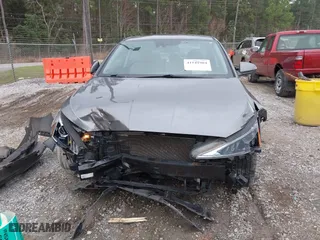 2020 Hyundai Elantra Value Edition with VIN 5NPD84LF6LH527470, listed as a IAAI auction lot 41541904 with 79,935 mi miles. Bid and sale history available at carsss.com. Image 13.