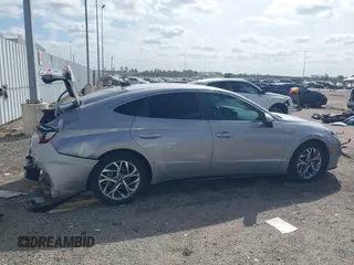 2023 Hyundai Sonata SEL z VIN KMHL64JA4PA272481, wystawiony jako IAAI lot #41814886 z przebiegiem 29 263 mil mil oraz . Historia ofert i sprzedaży dostępna na DreamBid. Obrazek 13.