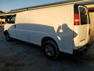 2007 GMC Savana Cargo Van Y3H Paratransit with VIN 1GTHG39U071146151, listed as a Copart auction lot 82230084 with 186,635 mi miles and Salvage Title. Bid and sale history available at carsss.com. Image 2.