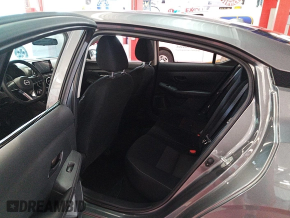 2024 Nissan Sentra SV z VIN 3N1AB8CV2RY294592, wystawiony jako IAAI lot #42796159 z przebiegiem 25 875 mil mil oraz . Historia ofert i sprzedaży dostępna na DreamBid. Obrazek 7.