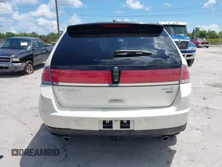 2008 Lincoln MKX z VIN 2LMDU88C28BJ37258, wystawiony jako IAAI lot #42274938 z przebiegiem Nie podano mil oraz . Historia ofert i sprzedaży dostępna na DreamBid. Obrazek 16.