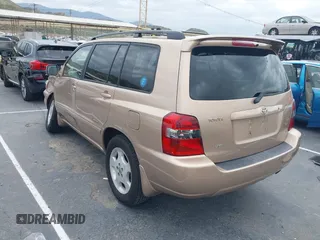 2007 Toyota Highlander w/3rd Row z VIN JTEDP21AX70138084, wystawiony jako IAAI lot #42054917 z przebiegiem 103 665 mil mil oraz . Historia ofert i sprzedaży dostępna na DreamBid. Obrazek 3.