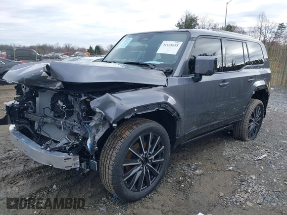 2024 Lexus GX 550 Luxury z VIN JTJVBCDXXR5020312, wystawiony jako IAAI lot #41125655 z przebiegiem 422 mil mil oraz . Historia ofert i sprzedaży dostępna na DreamBid. Obrazek 2.