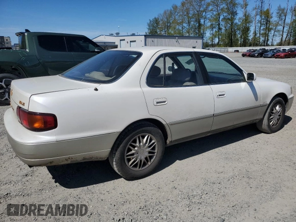 1996 Toyota Camry LE z VIN JT2BF12K5T0172341, wystawiony jako Copart lot #53384845 z przebiegiem 308 235 mil mil oraz Szkoda całkowita • Salvage title. Historia ofert i sprzedaży dostępna na DreamBid. Obrazek 3.