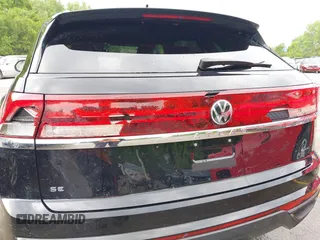 2024 Volkswagen Atlas SE с VIN 1V2HE2CA9RC258354, выставлен на аукционе IAAI как лот 42164703 с пробегом 2 470 миль миль и . История ставок и продаж доступна на DreamBid. Изображение 6.