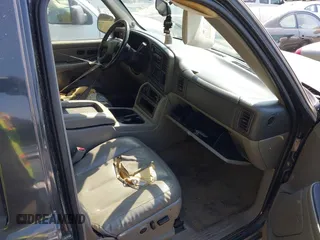 2004 Chevrolet Suburban LT with VIN 1GNFK16T84J236303, listed as a IAAI auction lot 42079367 with 274,111 mi miles and . Bid and sale history available at DreamBid. Image 5.