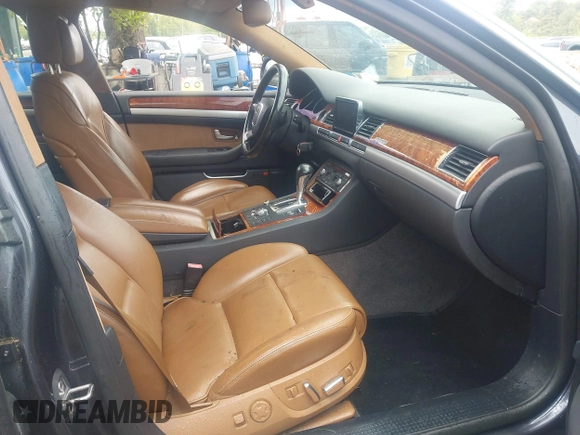 2009 Audi A8 4.2L z VIN WAUMV94E19N000406, wystawiony jako IAAI lot #42264086 z przebiegiem 145 992 mil mil oraz . Historia ofert i sprzedaży dostępna na DreamBid. Obrazek 5.