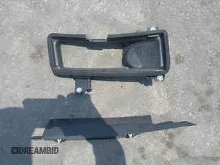 2023 Tesla Model 3 z VIN 5YJ3E1EA3PF604076, wystawiony jako IAAI lot #42181964 z przebiegiem 23 207 mil mil oraz . Historia ofert i sprzedaży dostępna na DreamBid. Obrazek 11.
