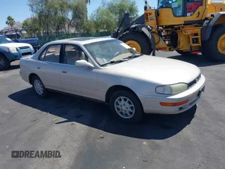 1993 Toyota Camry XLE z VIN JT2SK13E8P0187670, wystawiony jako IAAI lot #42533589 z przebiegiem 158 261 mil mil oraz . Historia ofert i sprzedaży dostępna na DreamBid. Obrazek 1.