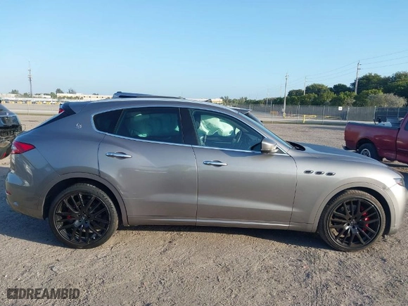 2019 Maserati Levante S with VIN ZN661YUA5KX314504, listed as a IAAI auction lot 41577303 with NaN miles. Bid and sale history available at carsss.com. Image 13.