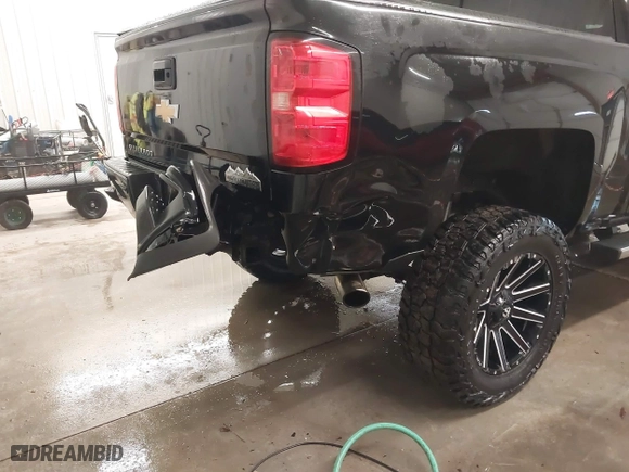 2015 Chevrolet Silverado 1500 High Country with VIN 3GCUKTEJXFG320011, listed as a IAAI auction lot 41366273 with 157,947 mi miles. Bid and sale history available at carsss.com. Image 17.